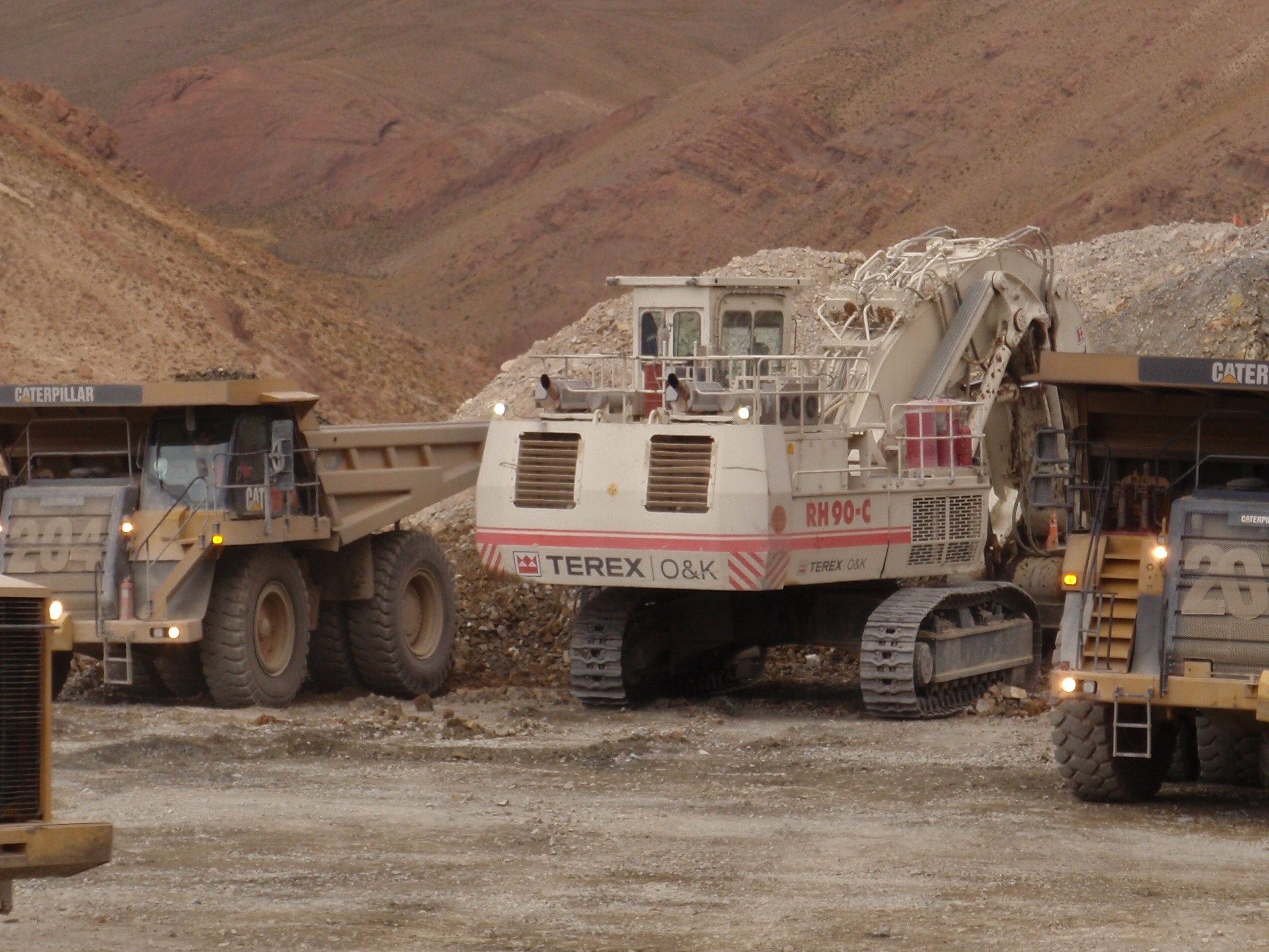 Mining excavator