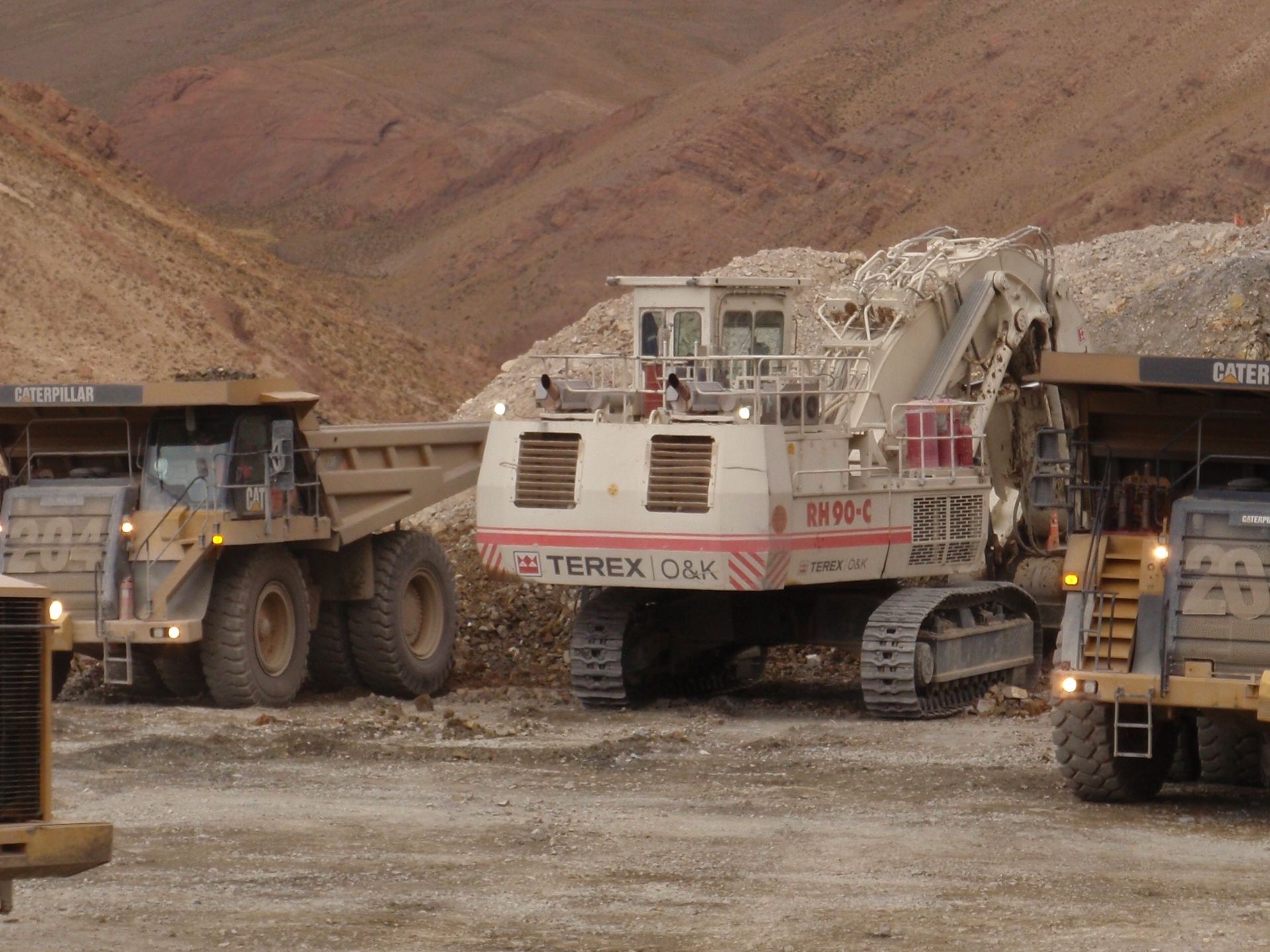 Mining excavator